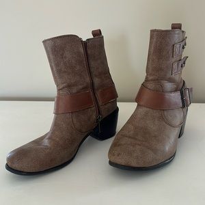 Brown leather boots. Ankle height. Size 7.5